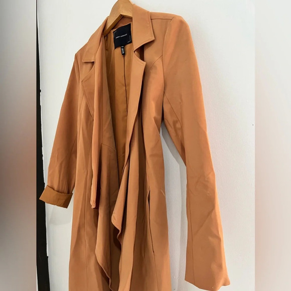 Water-Resistant Trench Coat - Picture 4 of 10